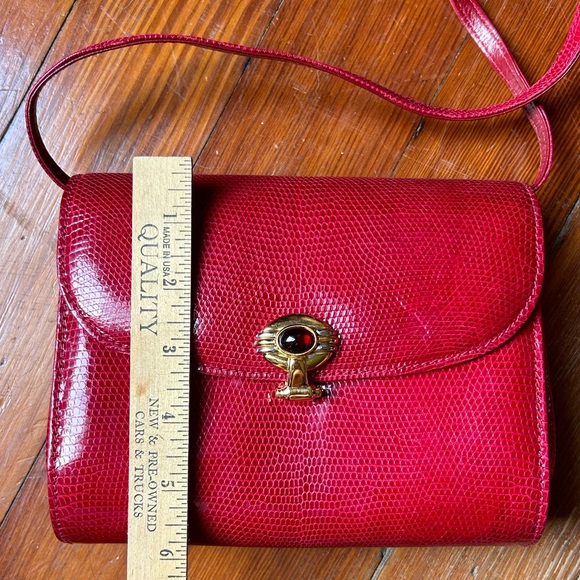 Vintage Gucci red reptile leather shoulder bag. Excellent condition. - Picture 8 of 8